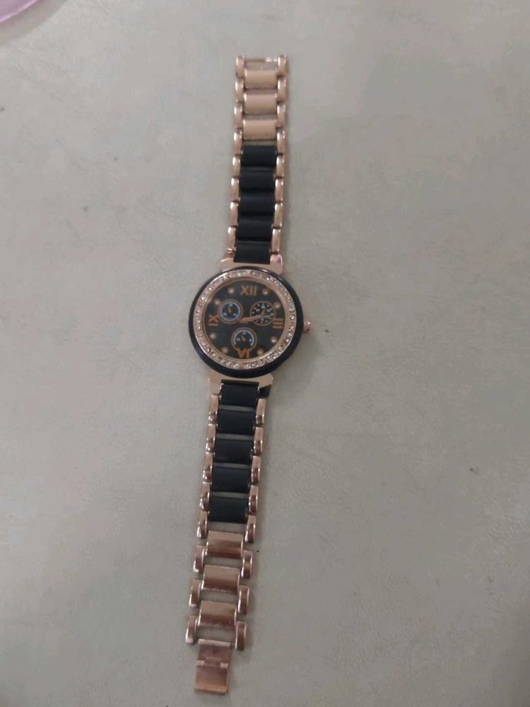 Stylish Rose Gold &amp; Black Watch