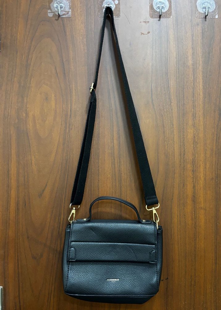 Accessorize London Handbag cum sling bag