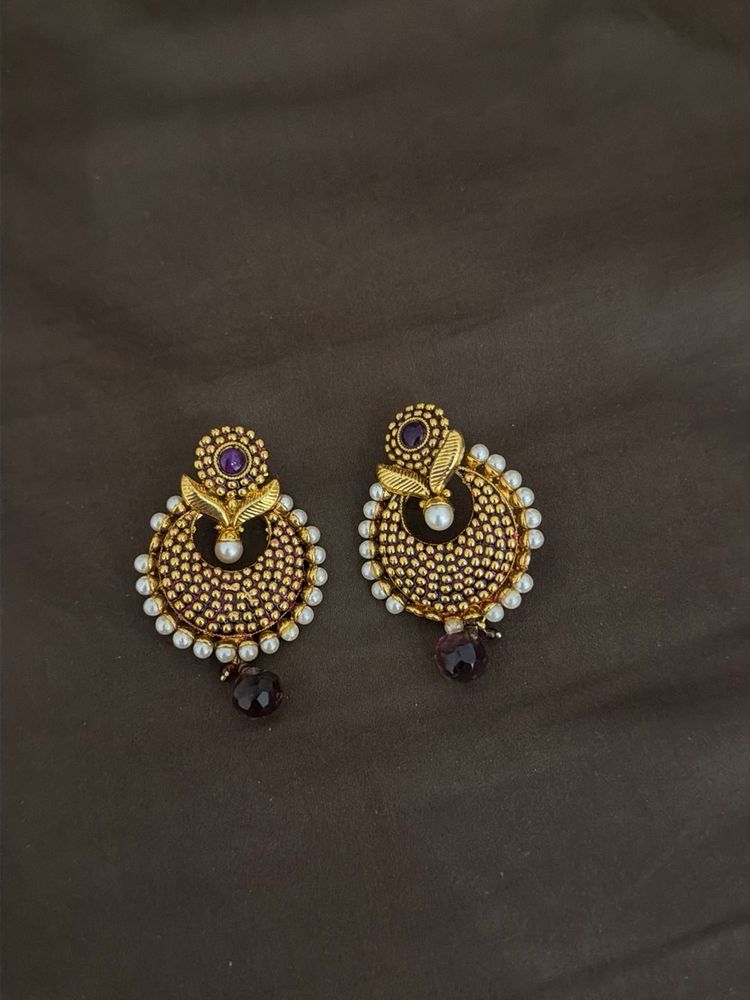 Elegant Gold Tone Dangle Earrings with Pearls