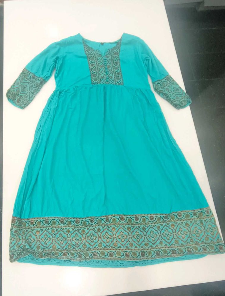 Elegant Embroidered Kurta