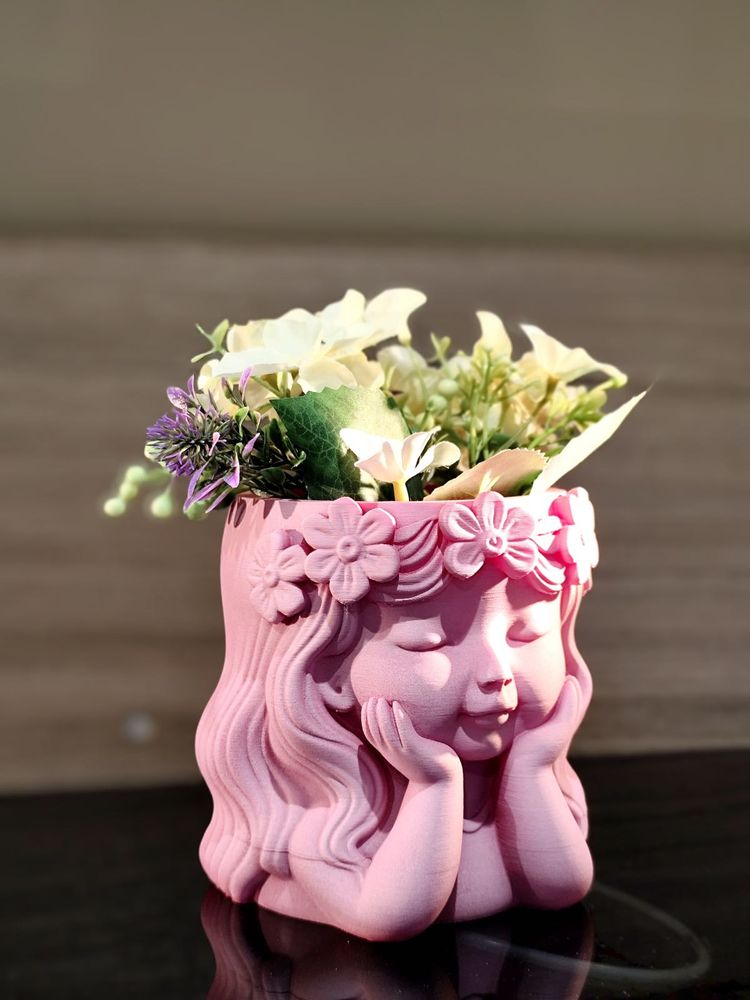 Little Girl  – Floral Planter Sculptur