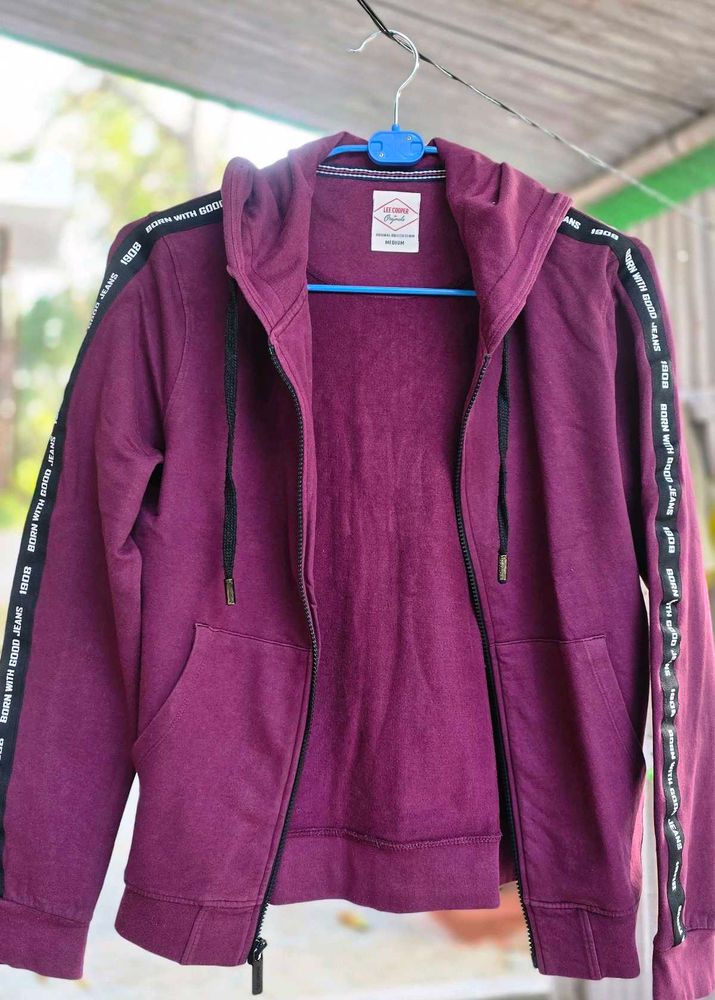 Burgundy Hooded Jacket - Casual &amp; Stylish