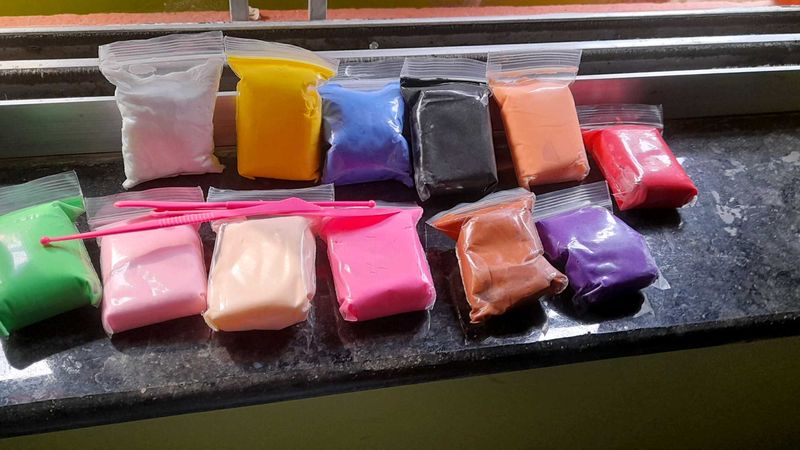 Assorted Color Modeling Clay Set