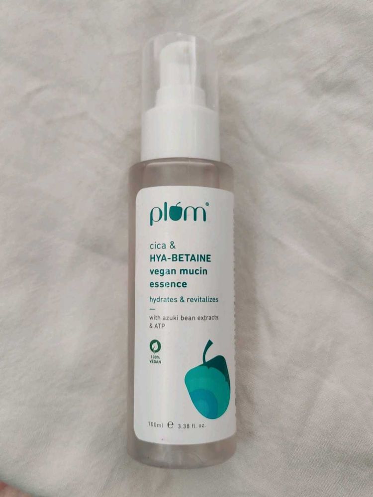 Plum Cica &amp; Hya-Betaine Vegan Mucin Essence
