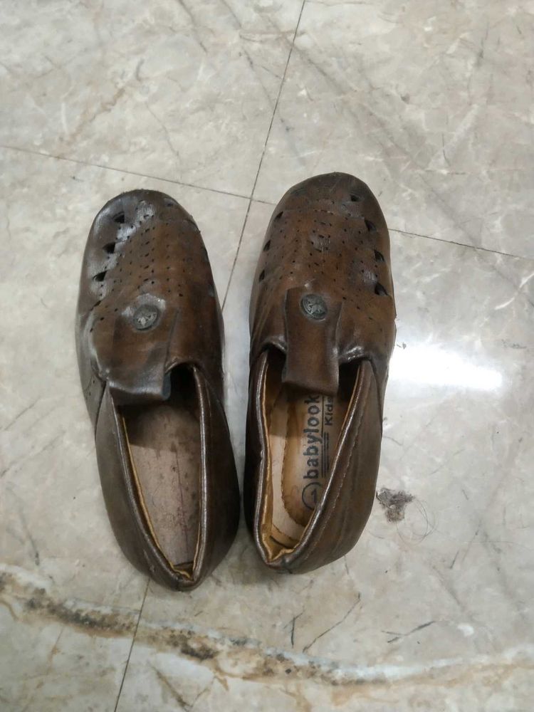shoes and daily wear slippers