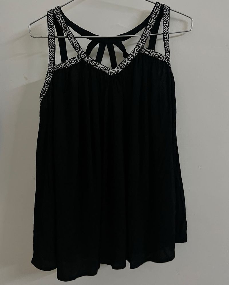 Chic Black Sleeveless Top