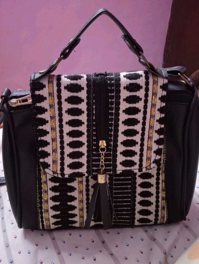 Stylish patterned handbag