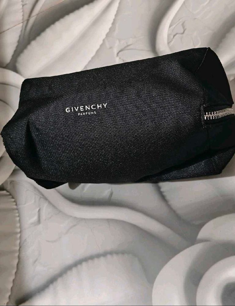 Givenchy Parfum Pouch ❣️👝
