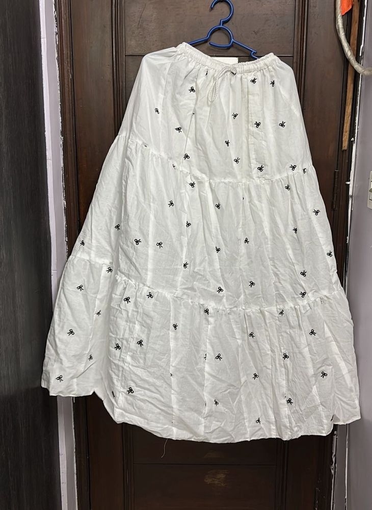 White  Skirt with Black Bows
