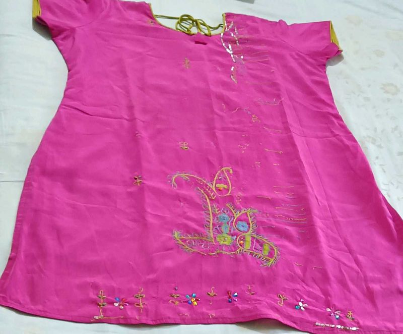 Vibrant Pink Embroidered Kurta