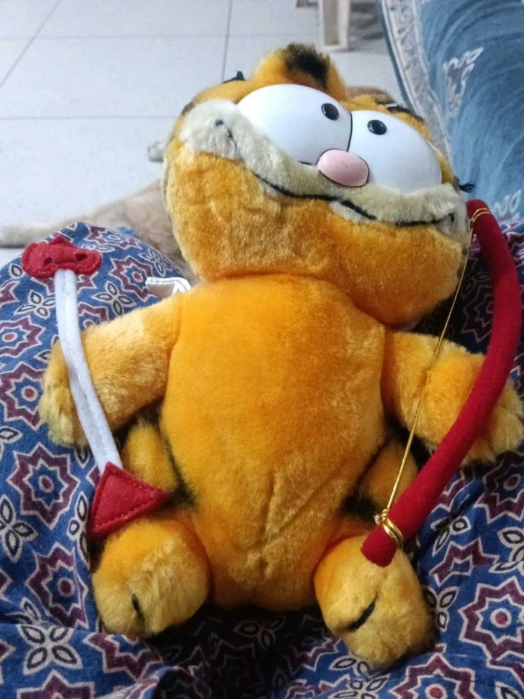 Cute Garfield Plush Toy with Accessories for best