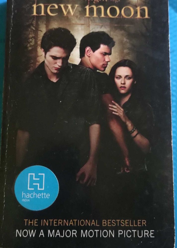 New Moon - Twilight Saga Book