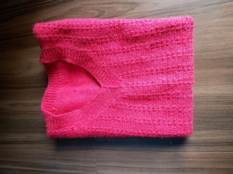 Carrot colour Hand Made sleeveless Woolen sweater for men (Adult ko easily aa jata hai)