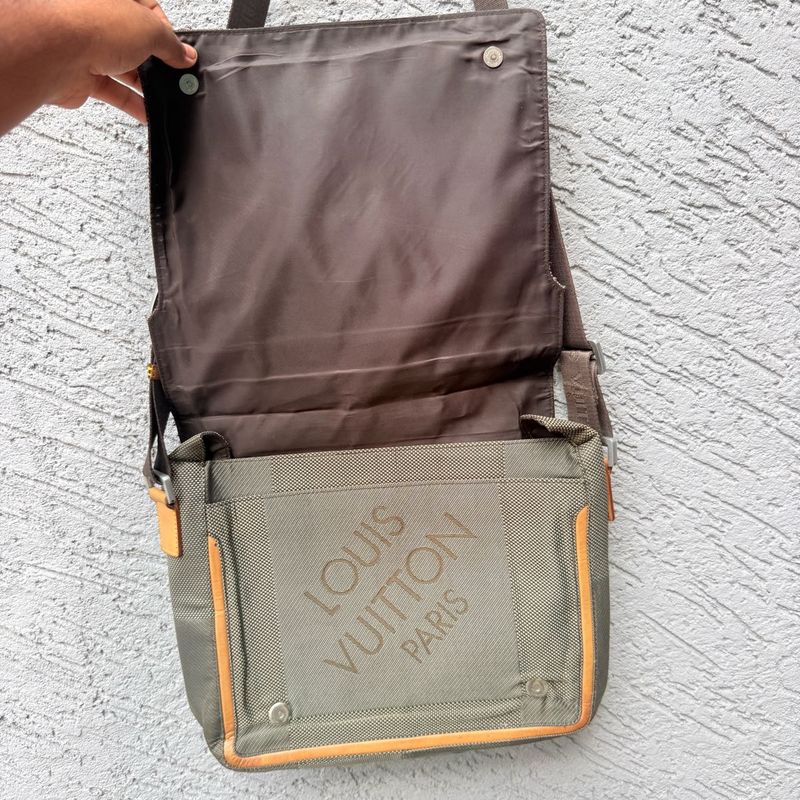 Louis Vuitton Paris Messenger Bag