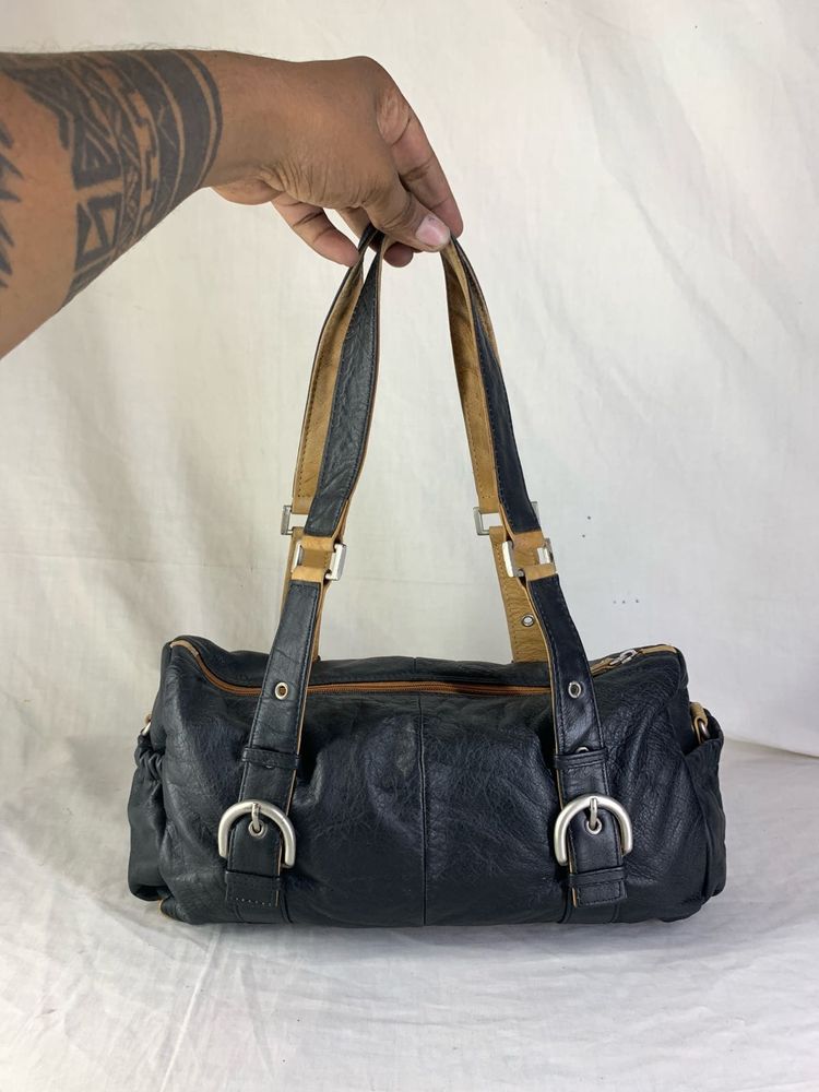 Vintage Vera Pelle Italian Barrel Shoulder Y2K bag