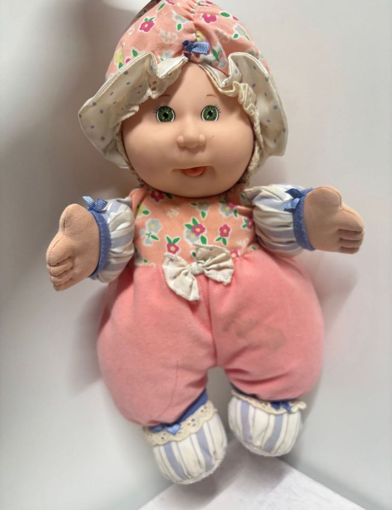 Vintage 1995 cabbage patch plush toy