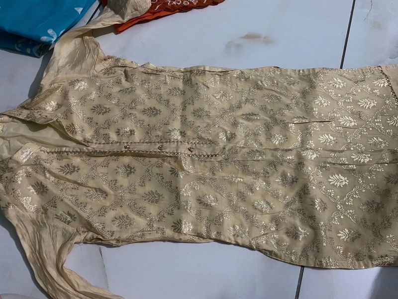 Elegant Cream Kurta with Gold Print