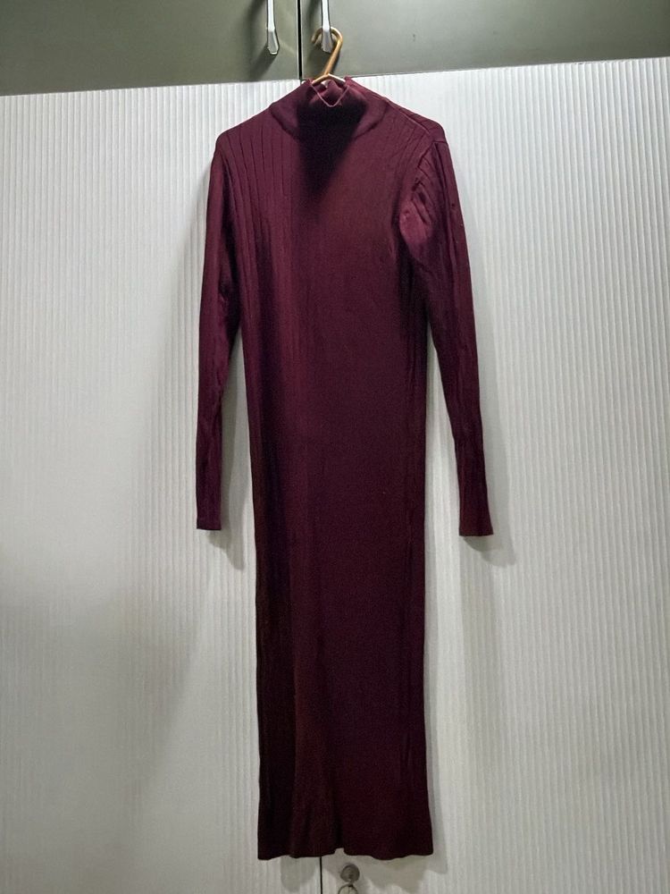 Maroon Ribbed Turtleneck Maxi Dress