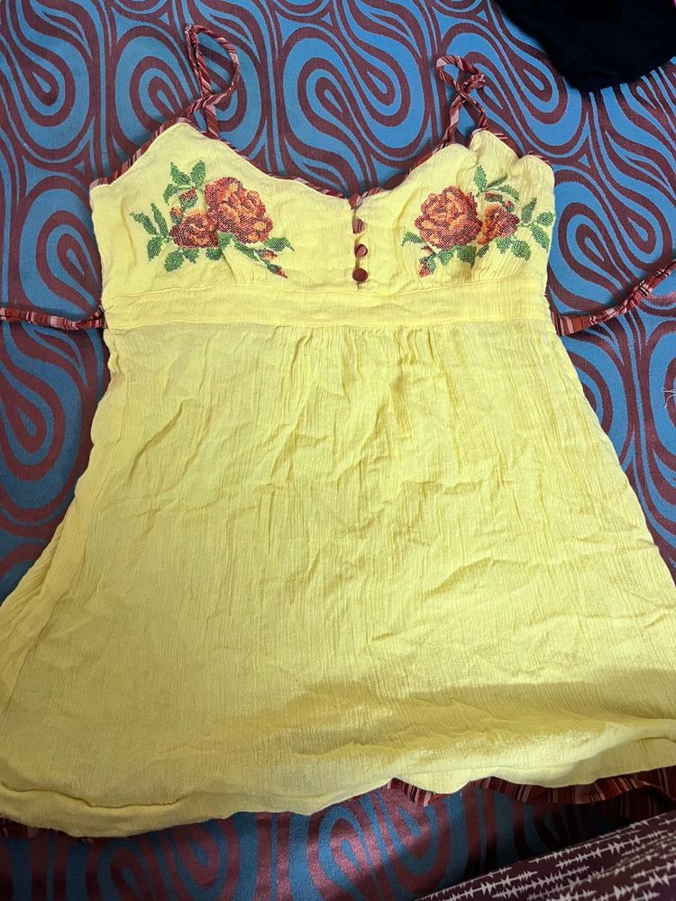 Floral Embroidered Tank Top