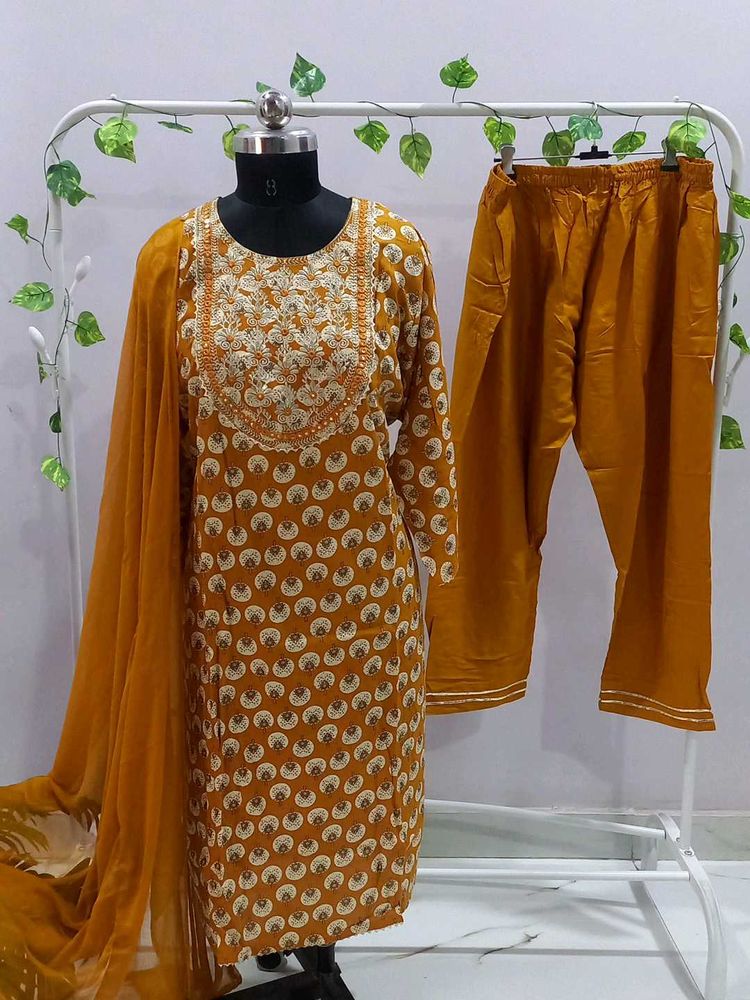 Very graceful Brand New Suit Set