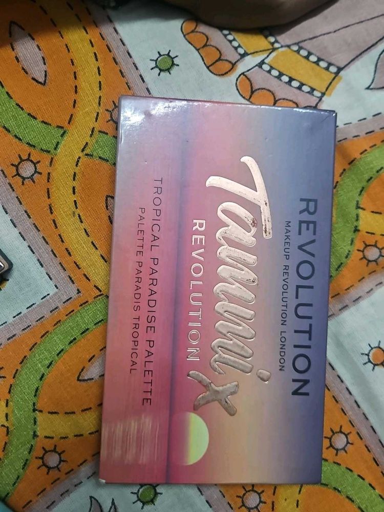 Makeup Revolution Tammi Tropical Paradise Palett