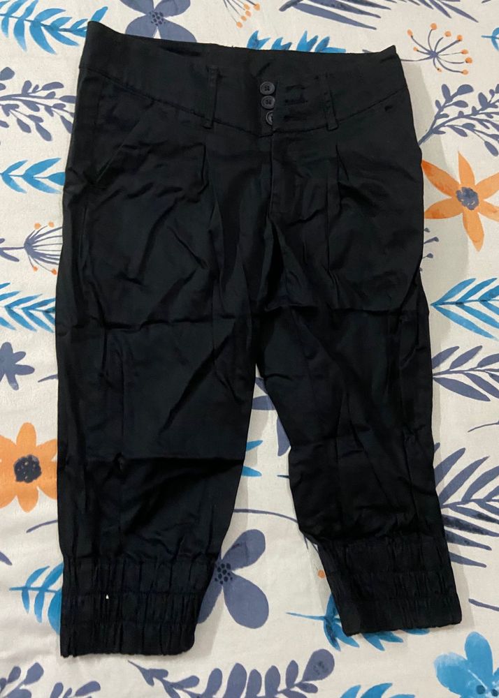 Honey by Pantaloons Black Capri