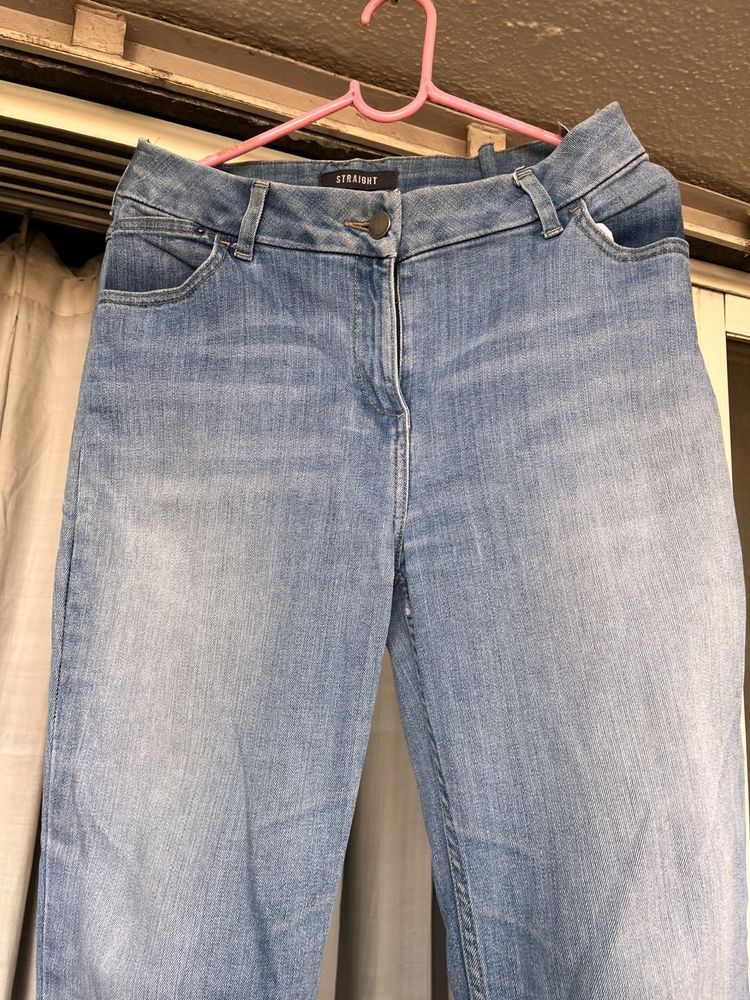 Light Wash Straight Leg Jeans