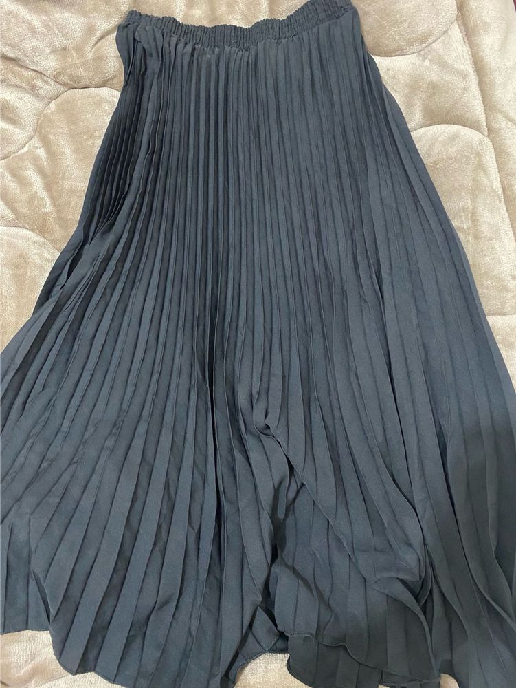 Black Pleated Midi Skirt