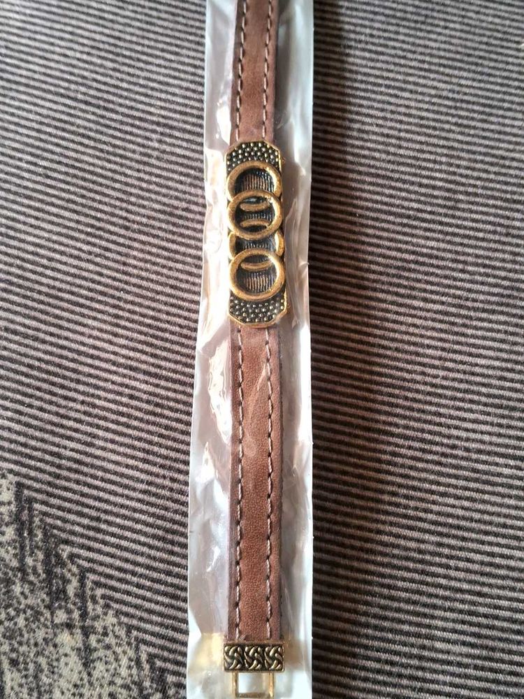 Stylish Brown Bracelet with Gold Accents r