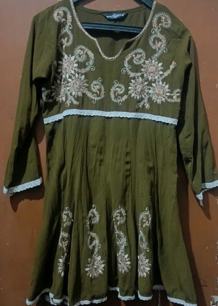 embroidered girls top