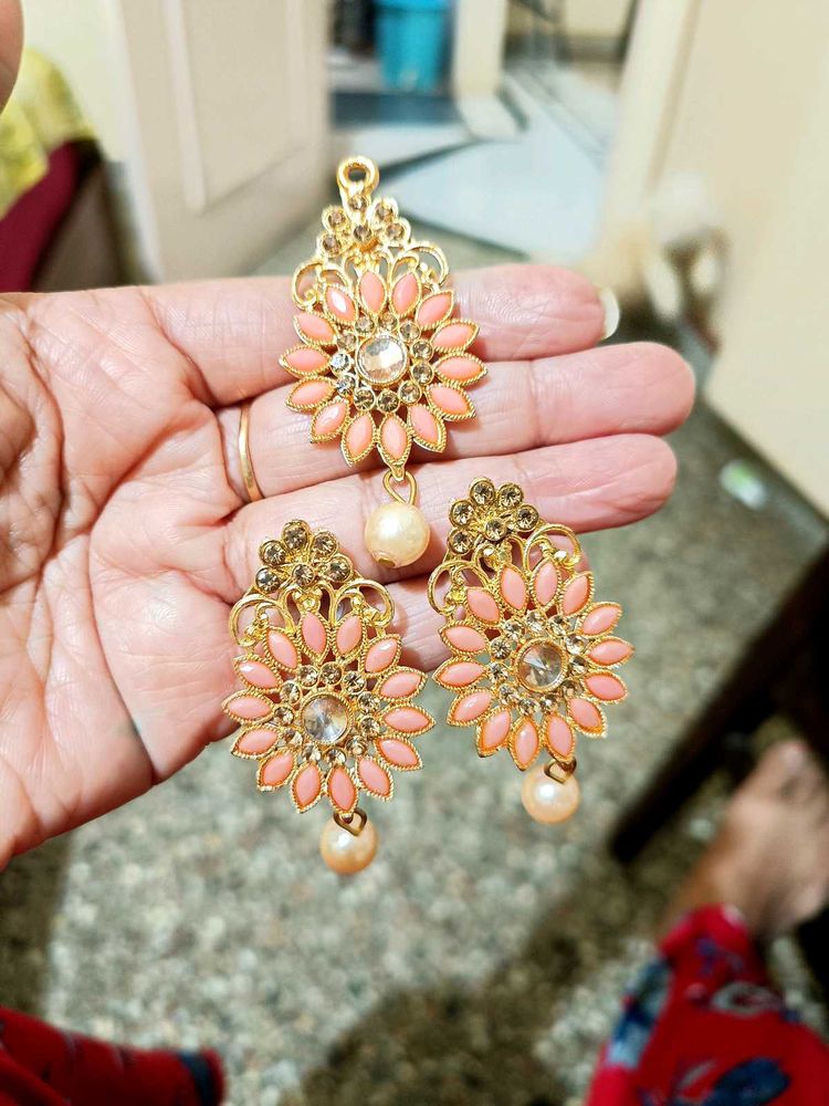 Peach Floral Jhumka &amp; Maang Tikka Set