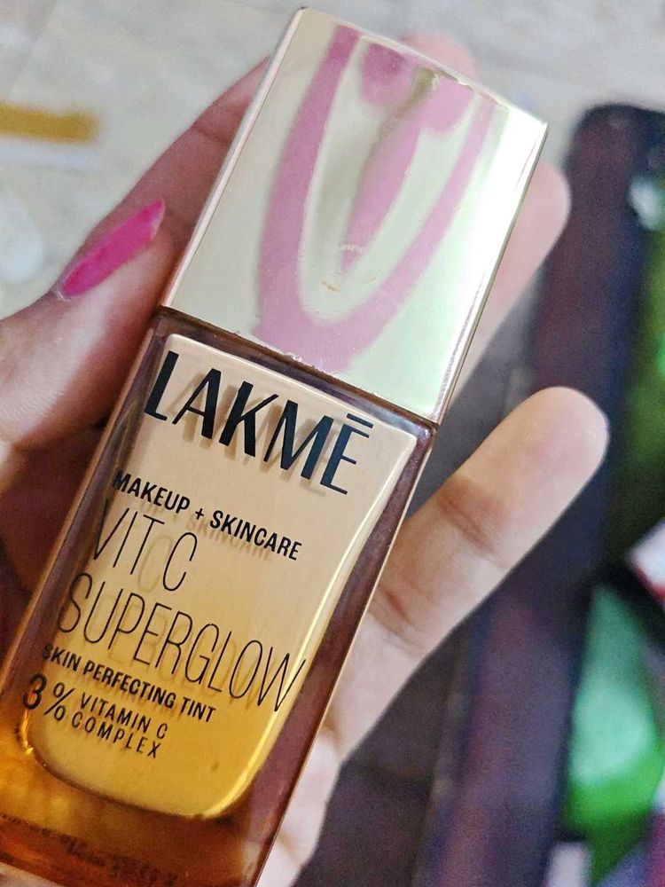 Lakme Vit C Superglow Skin Perfecting Tint