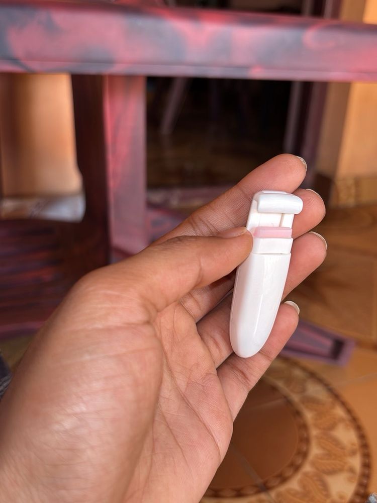 Eyelash Curler