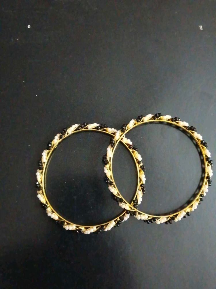 Elegant Black &amp; White Beaded Bangles