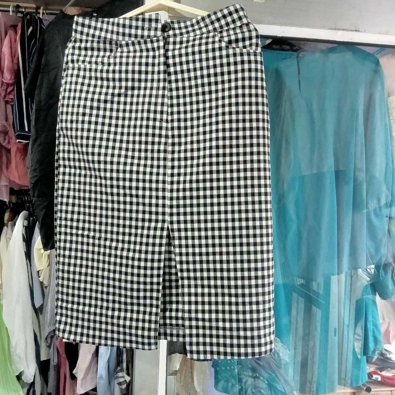 Checked Skirt With Pockets