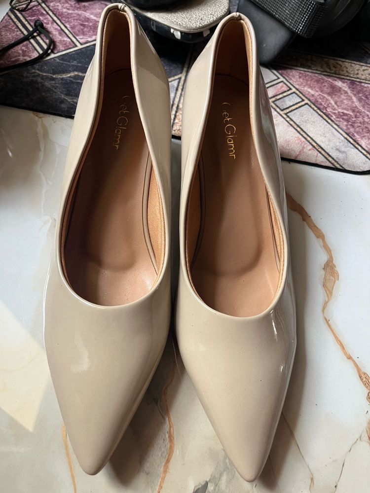 Elegant Nude Patent Pointed Heels