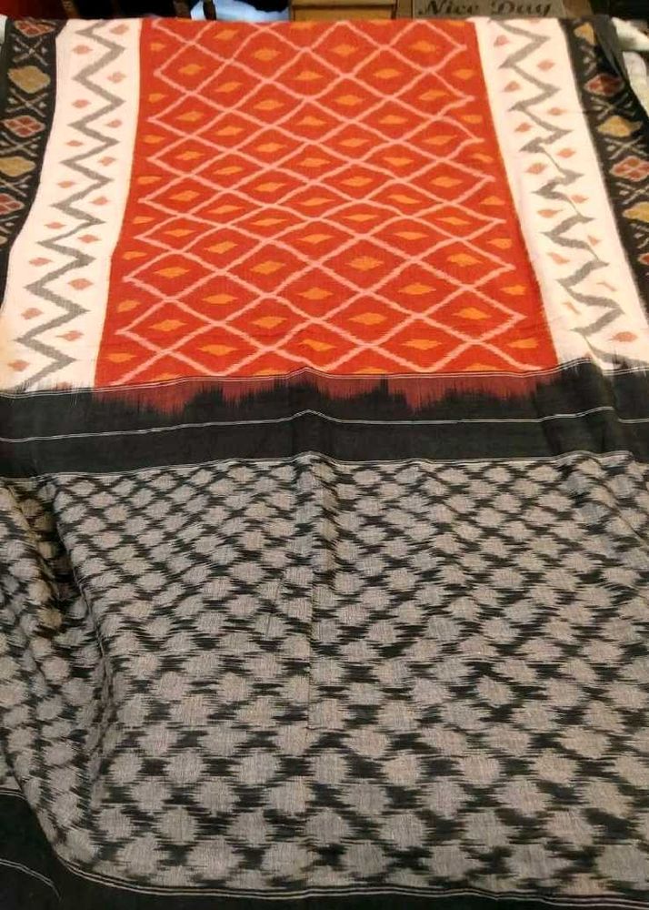 Geometric Patterned Saree