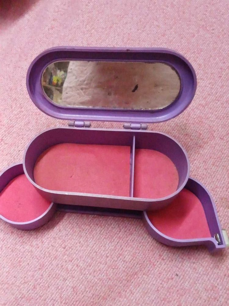 Vintage Purple Compact Mirror Makeup Case