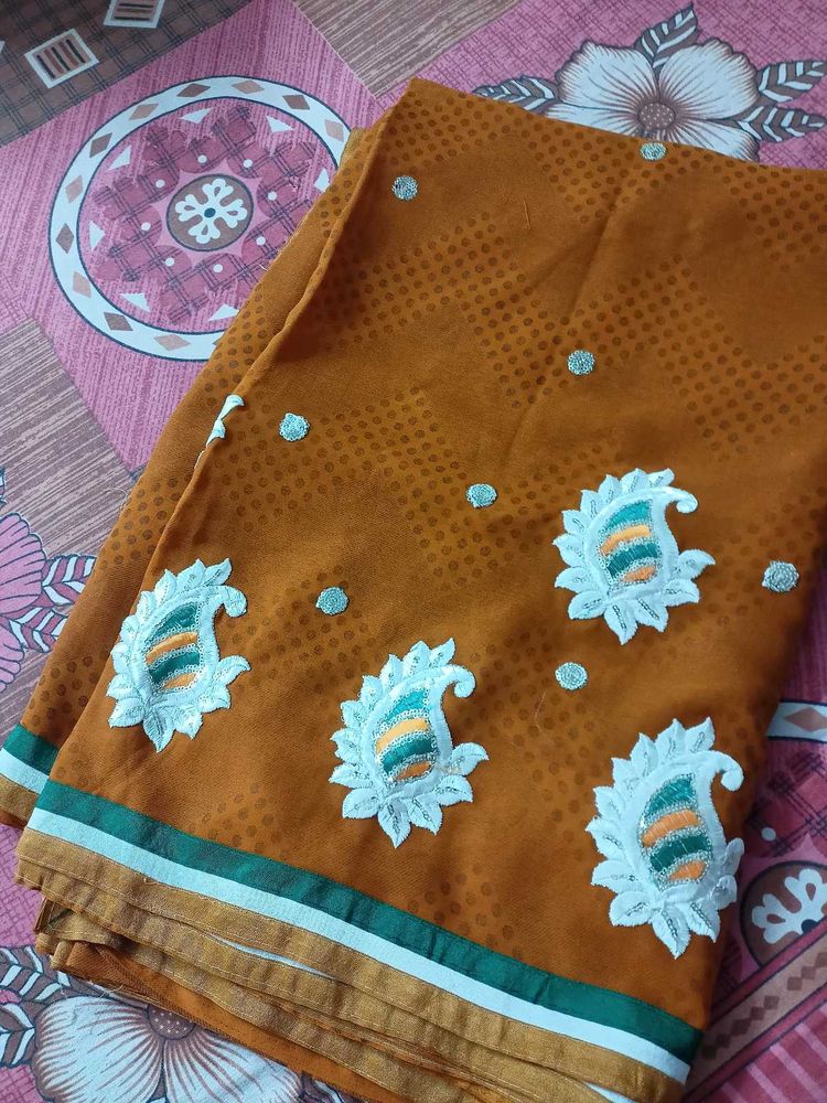 Elegant 😍 Brown Paisley Saree
