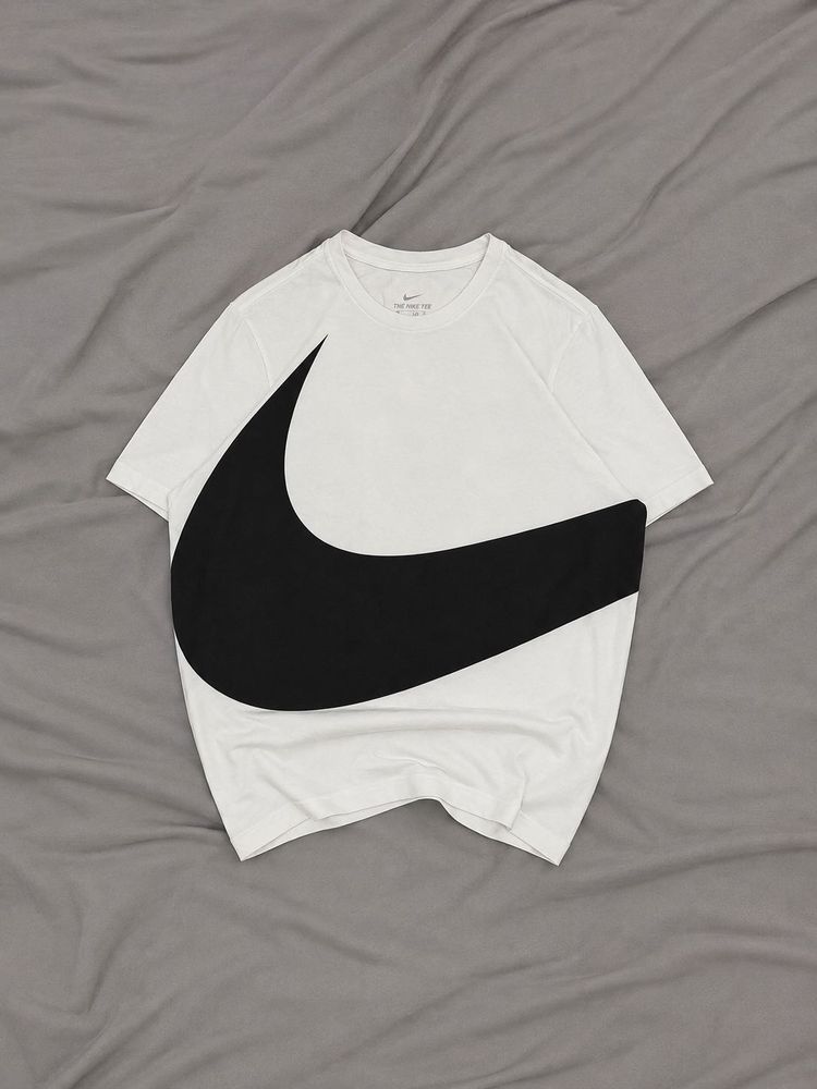 Nike Swoosh T-Shirt