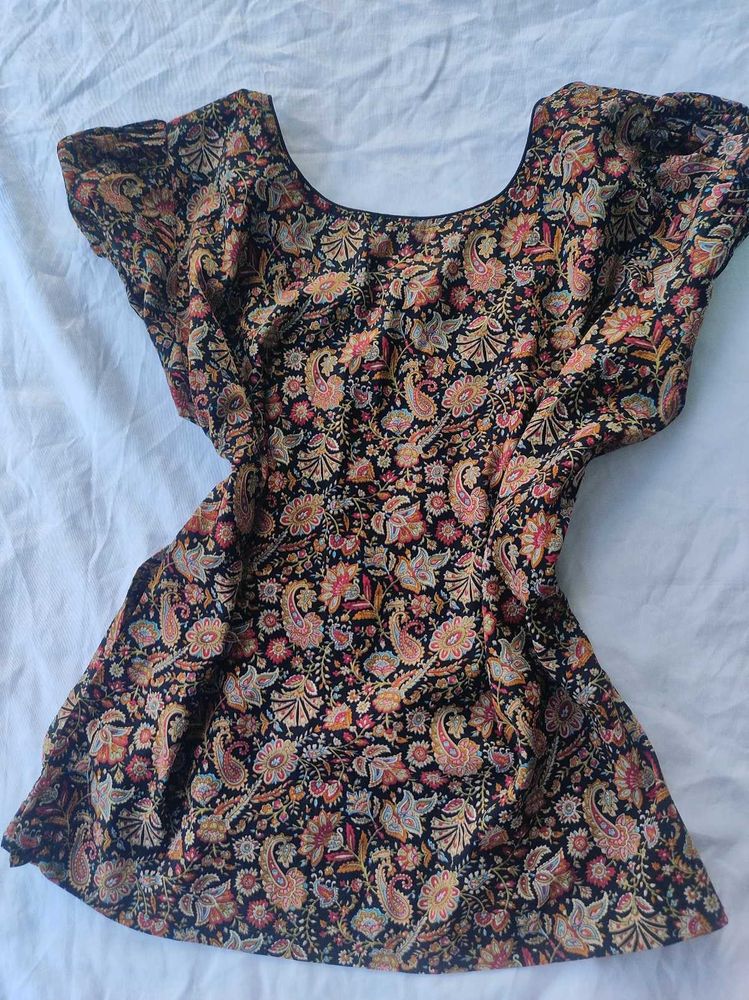 Beautiful Paisley Print Kurta