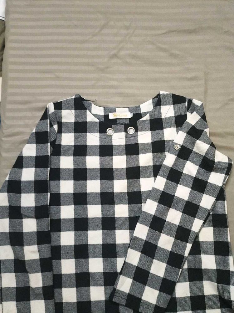 Checkered Long Sleeve Top
