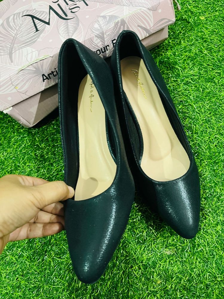 Classic Black Pointed-Toe Heels