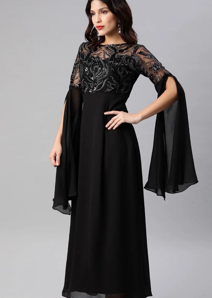 Elegant Black Bell Sleeve Dress