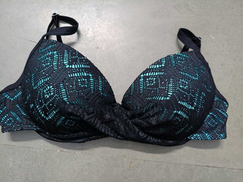 Stylish Black &amp; Teal Lace Bra