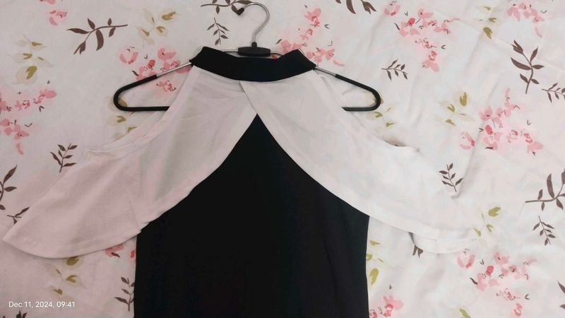 Chic Black &amp; White Cold Shoulder Top
