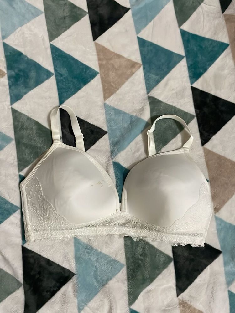 40C GINA BENOTTI Comfortable White Lace Bra