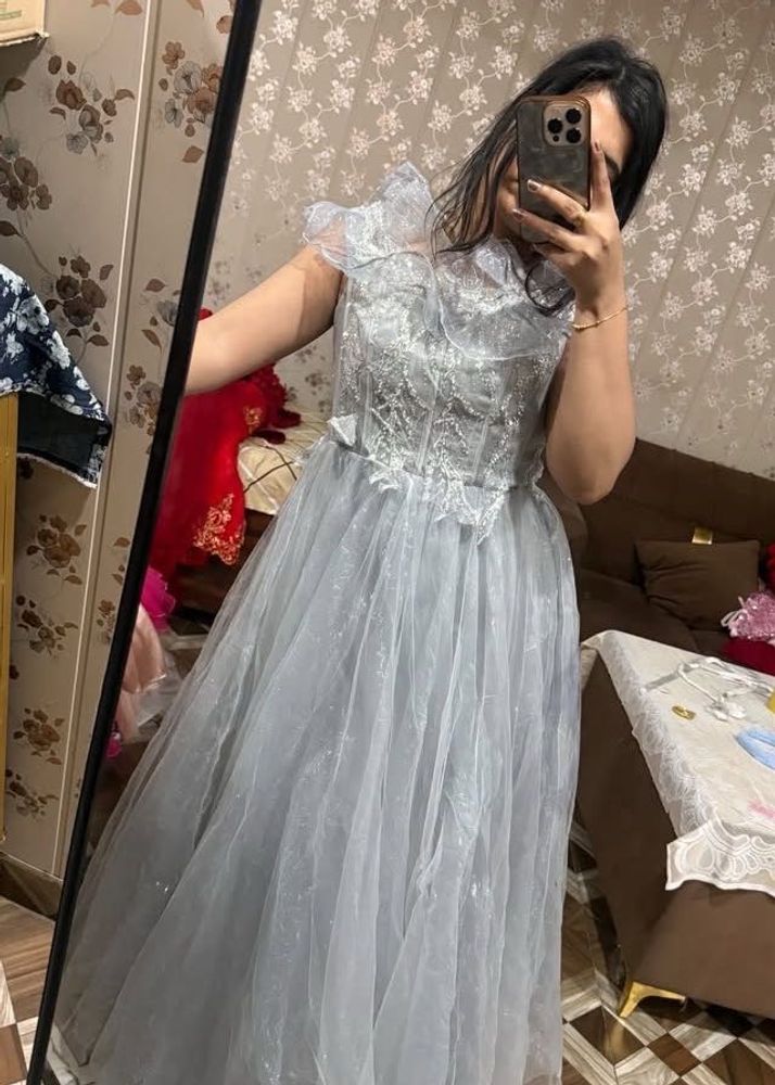 Stunning Grey Embellished Gown🦋🎀❤️