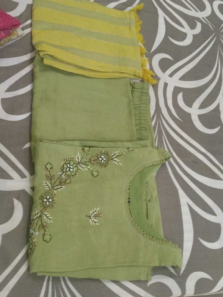Elegant Green Embroidered Kurta Set