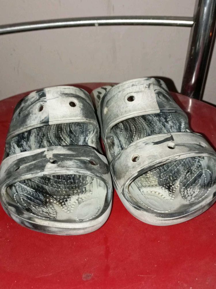 Crocs Marble Print slides